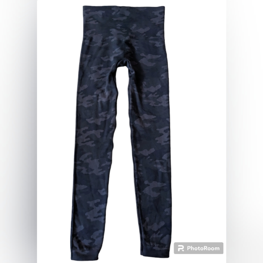 Spanx leggings camouflage Small Petite